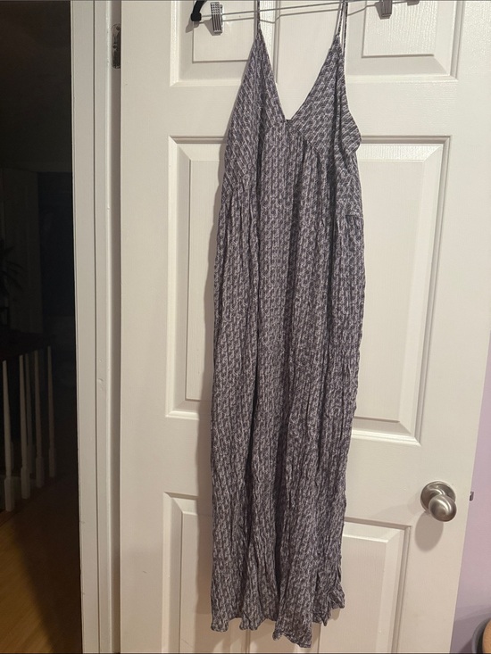 Sozy Dresses & Skirts - Spiral Print Maxi Dress in Slate Gray